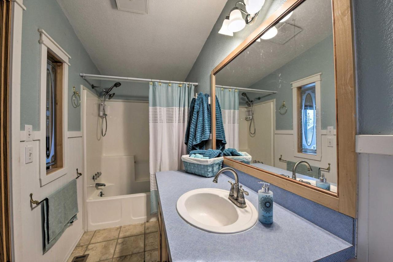 Cute Cottage With Deck Walk 115 Ft To Brewery And Cafe Poulsbo Exterior foto